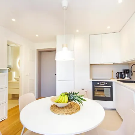 Apartment Atlantis Lux With Pool Makarska