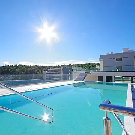 Atlantis Lux With Pool Makarska