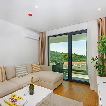 Atlantis Lux With Pool Makarska