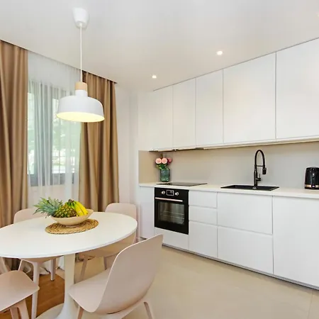 Atlantis Lux With Pool Apartment