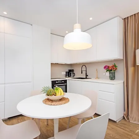 Atlantis Lux With Pool Apartment Makarska