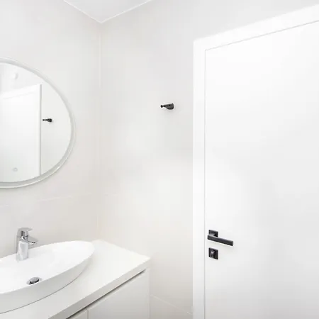 Apartment Atlantis Lux With Pool Makarska