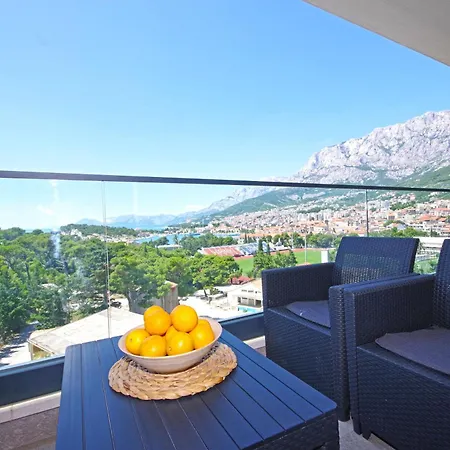 Apartment Atlantis Lux With Pool Makarska