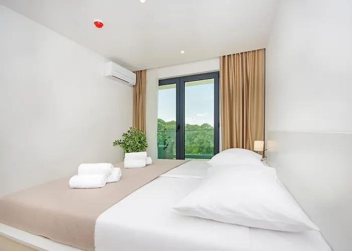 Atlantis Lux With Pool Apartman Makarska