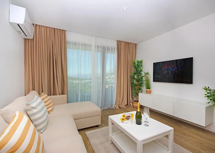 Atlantis Lux With Pool *