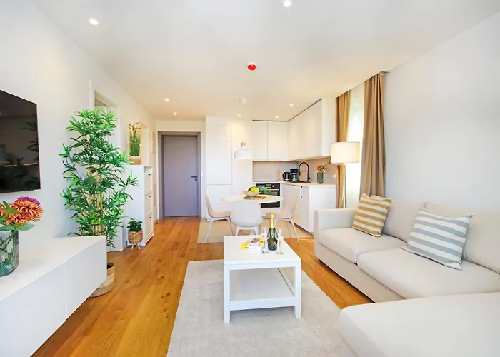 Atlantis Lux With Pool Apartman