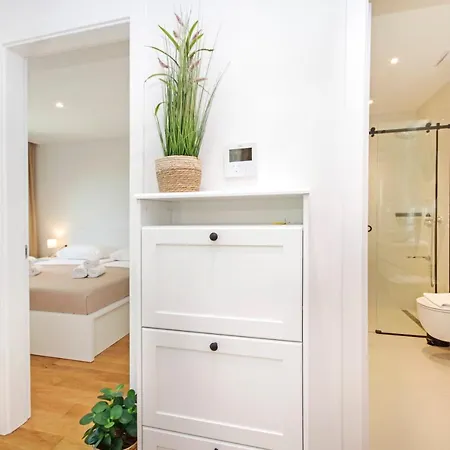 Atlantis Lux With Pool * Makarská