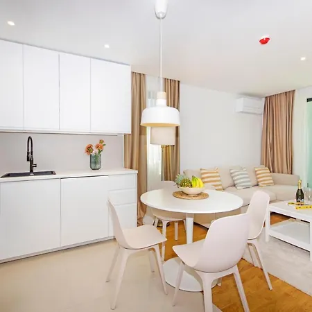 Atlantis Lux With Pool *