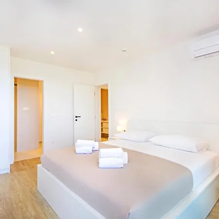 Atlantis Lux With Pool