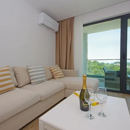 Atlantis Lux With Pool Makarská