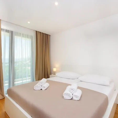 Atlantis Lux With Pool Makarska