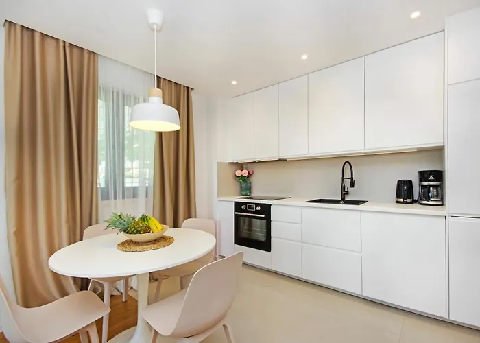 Atlantis Lux With Pool Apartment