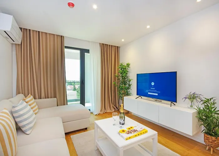 Atlantis Lux With Pool * Makarska