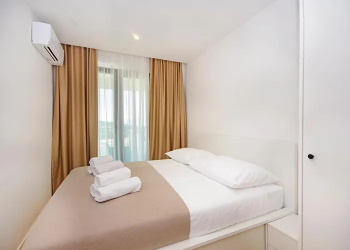 Atlantis Lux With Pool Apartment