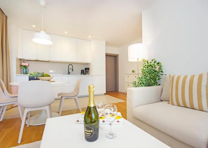 Atlantis Lux With Pool *