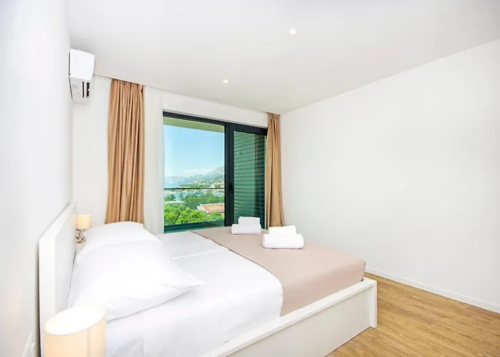 Atlantis Lux With Pool Makarska