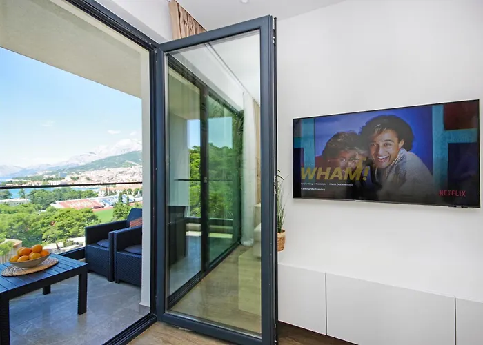 Atlantis Lux With Pool Apartment Makarska