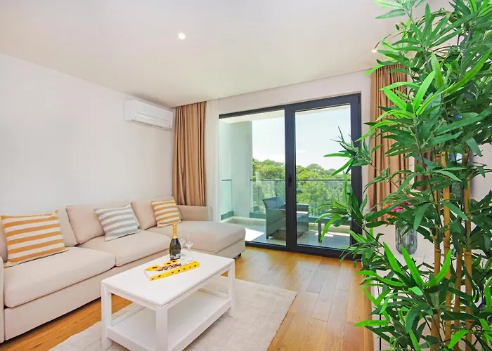 Atlantis Lux With Pool Apartment