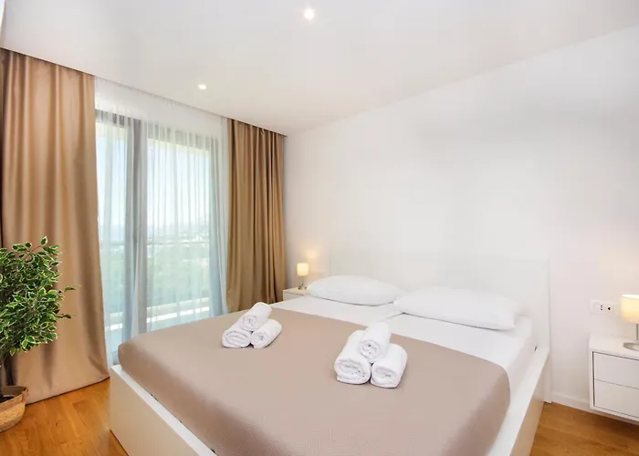 Atlantis Lux With Pool Makarska