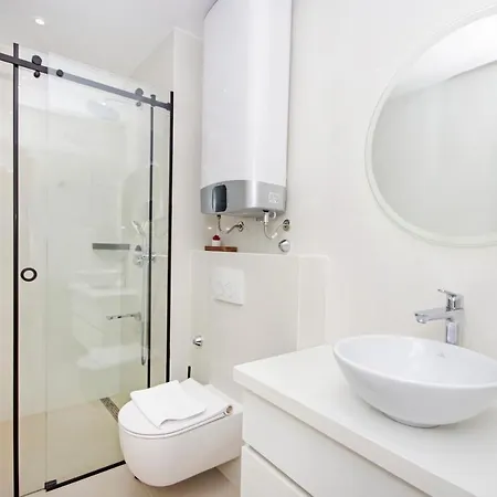 Atlantis Lux With Pool Makarska