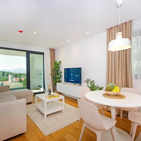 Apartament Atlantis Lux With Pool