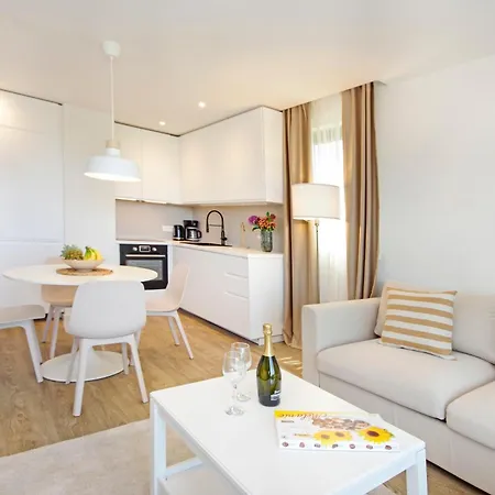 Atlantis Lux With Pool Apartament Makarska