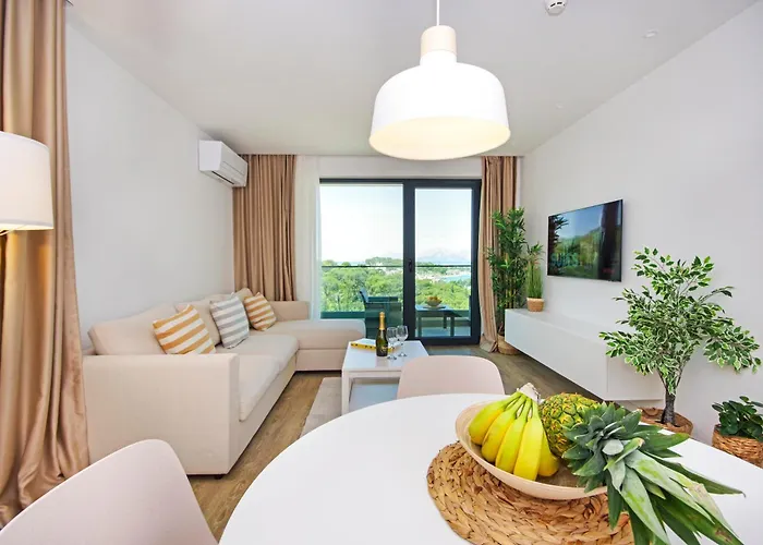 Atlantis Lux With Pool * Makarska