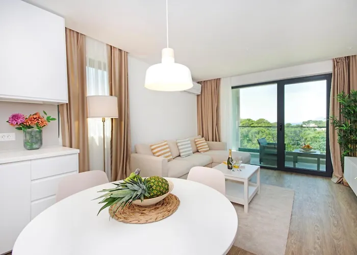 Atlantis Lux With Pool Makarska